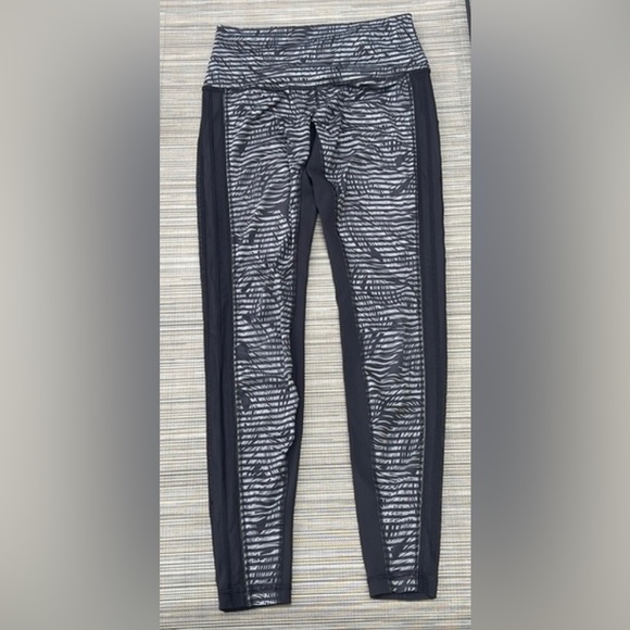 Lululemon Wunder Under Pant *Luxtreme (Roll Down) Size 8 - Picture 3 of 10